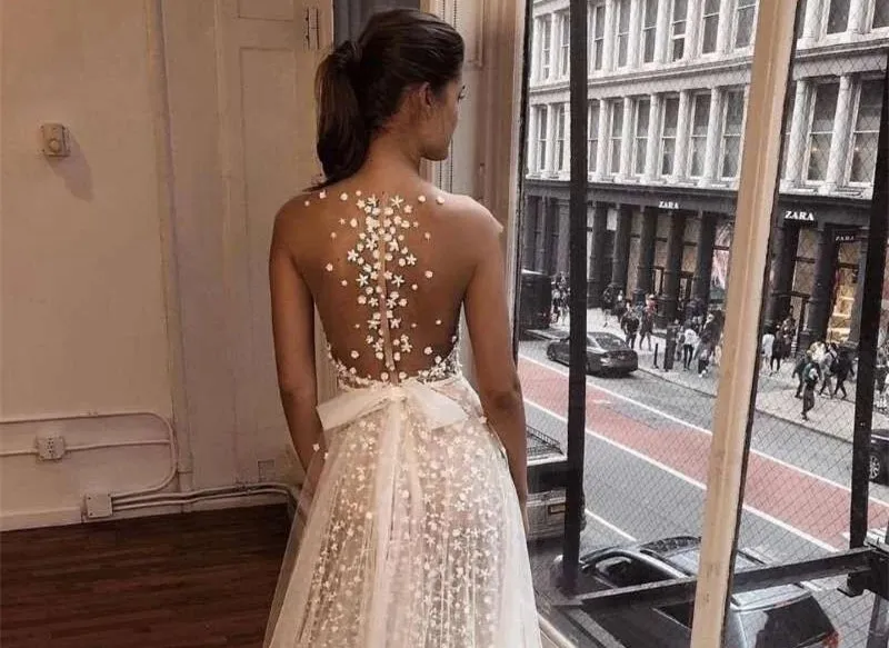 *READ DESCRIPTION /SOLD OUT* Sexy Boho Lace Vintage Bridal Dress Transparent Back Beach Champagne