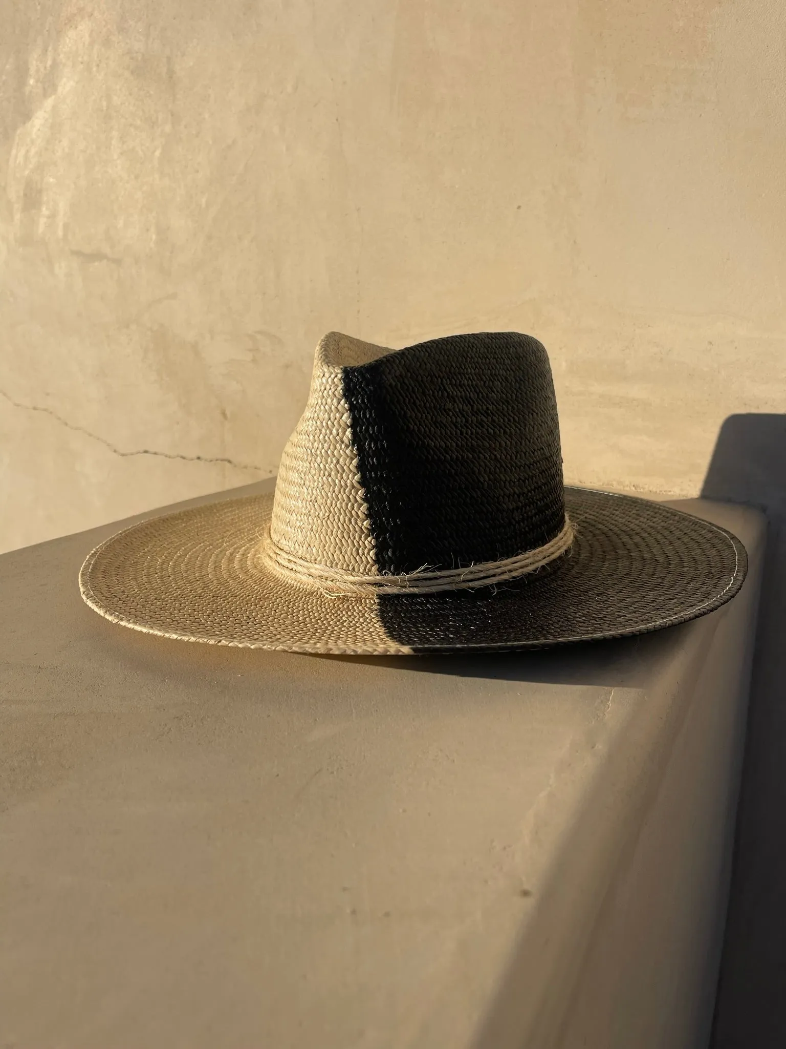 The Onyx Two-Tone Toquilla Hat