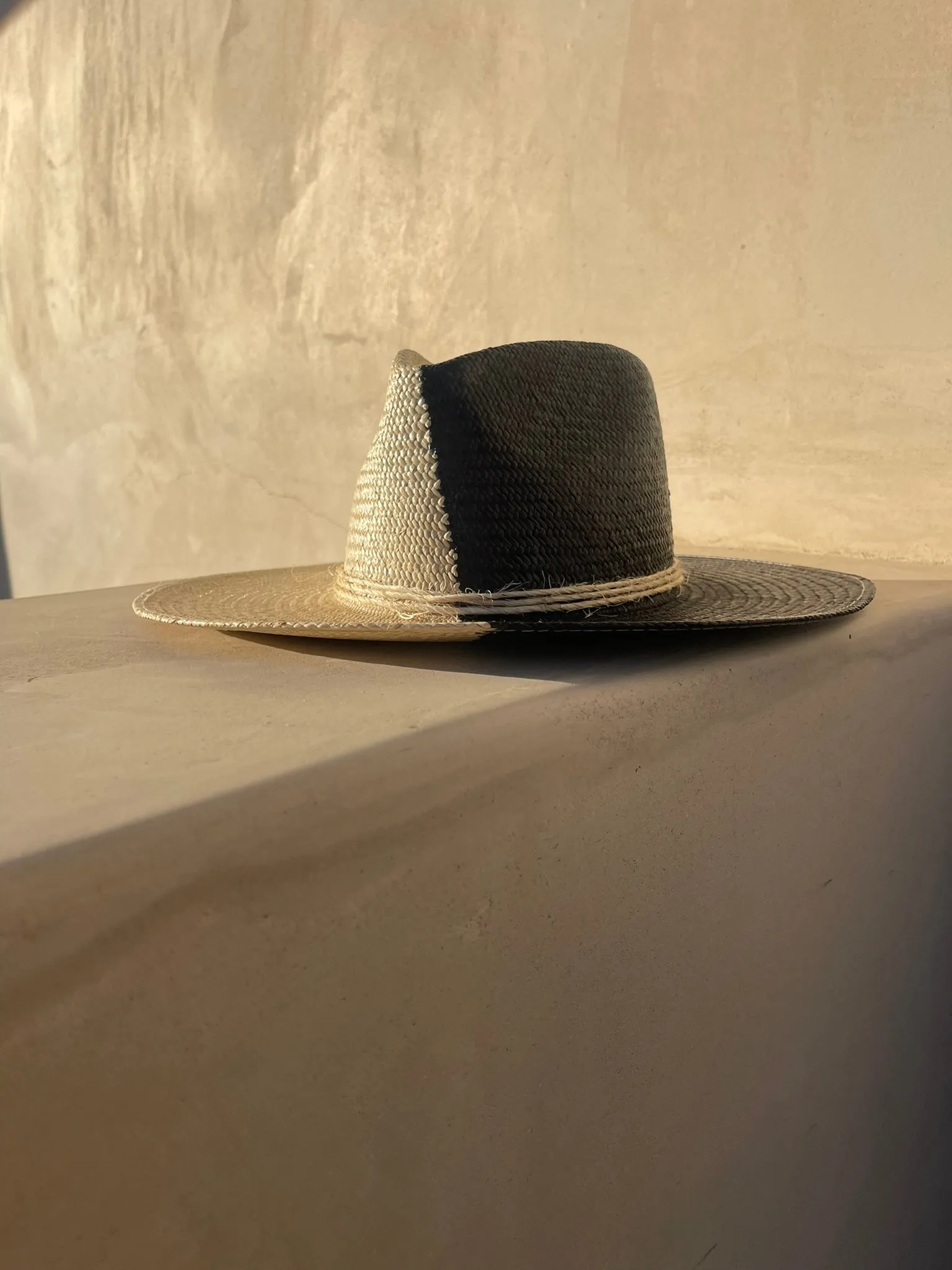 The Onyx Two-Tone Toquilla Hat