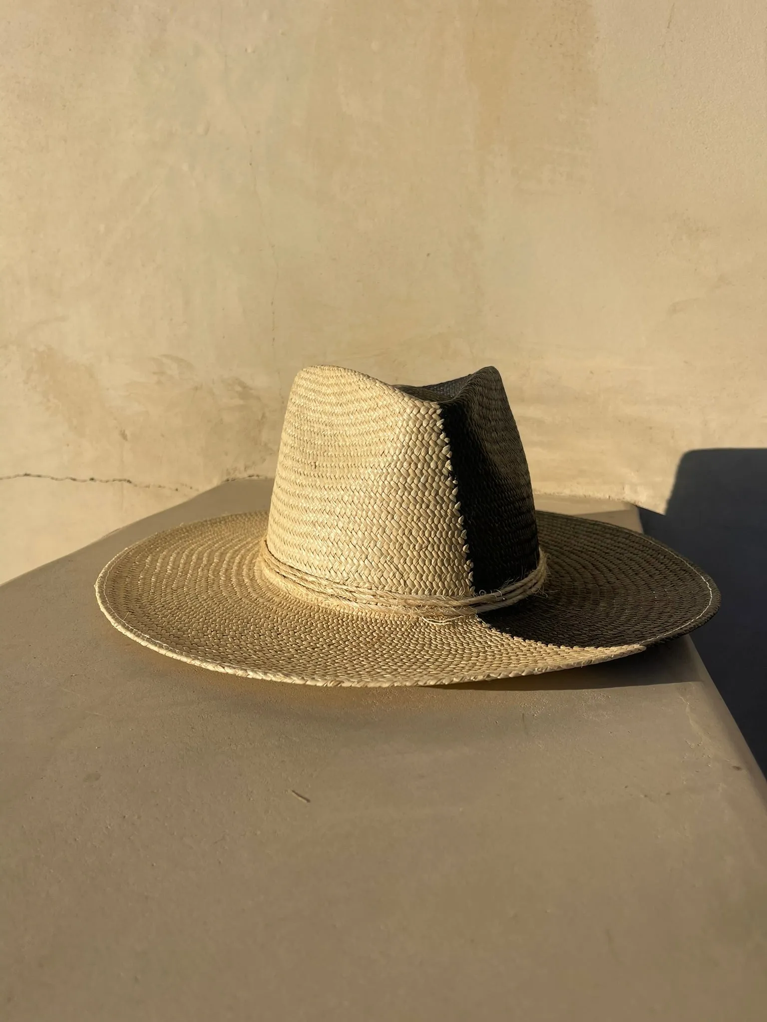 The Onyx Two-Tone Toquilla Hat