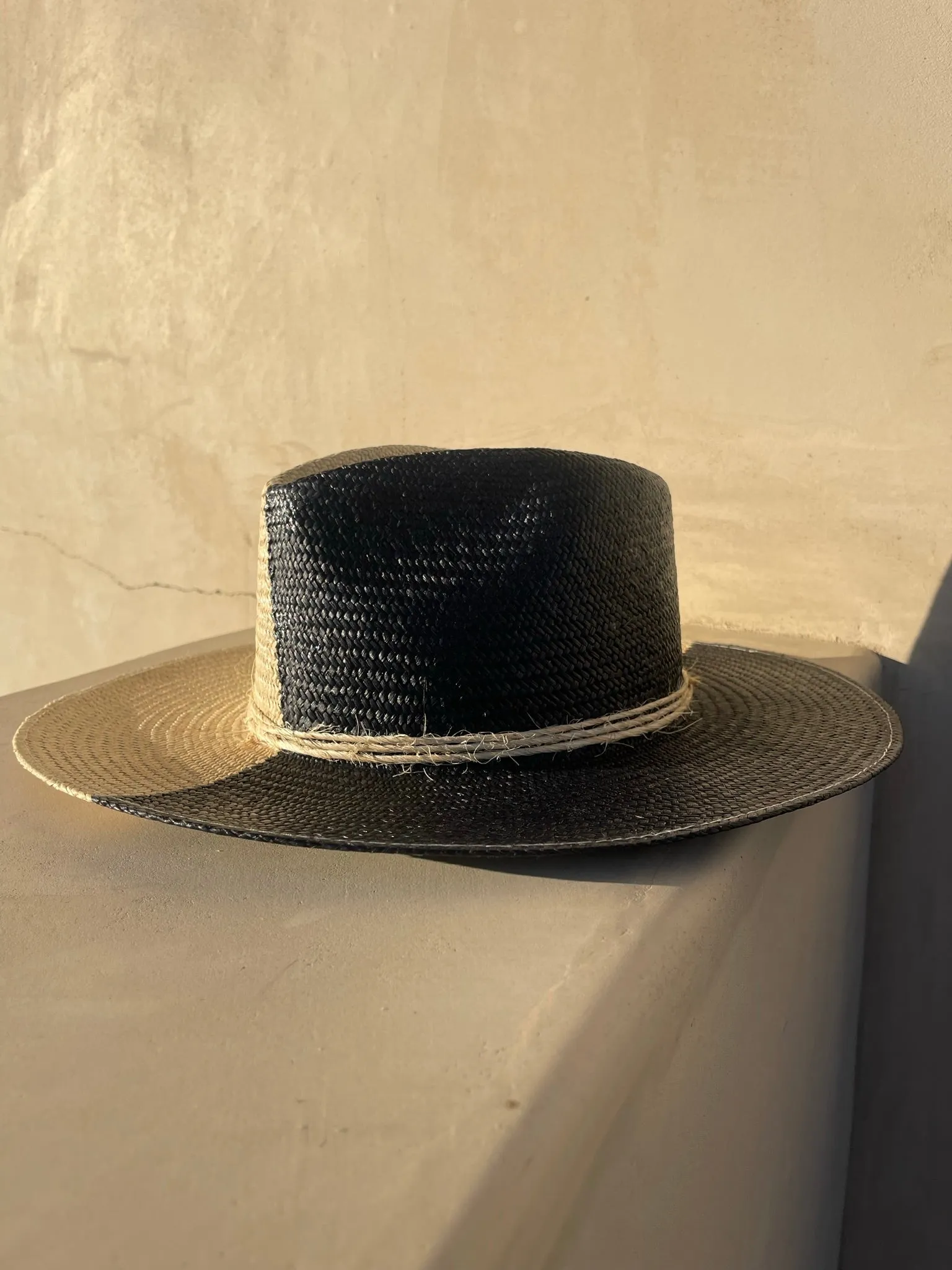 The Onyx Two-Tone Toquilla Hat