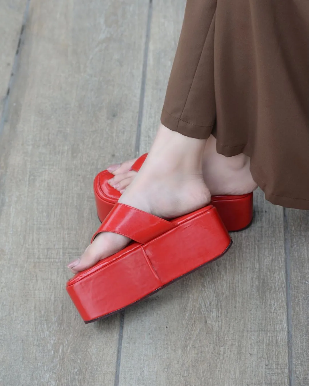 Y2K Platforms - Red