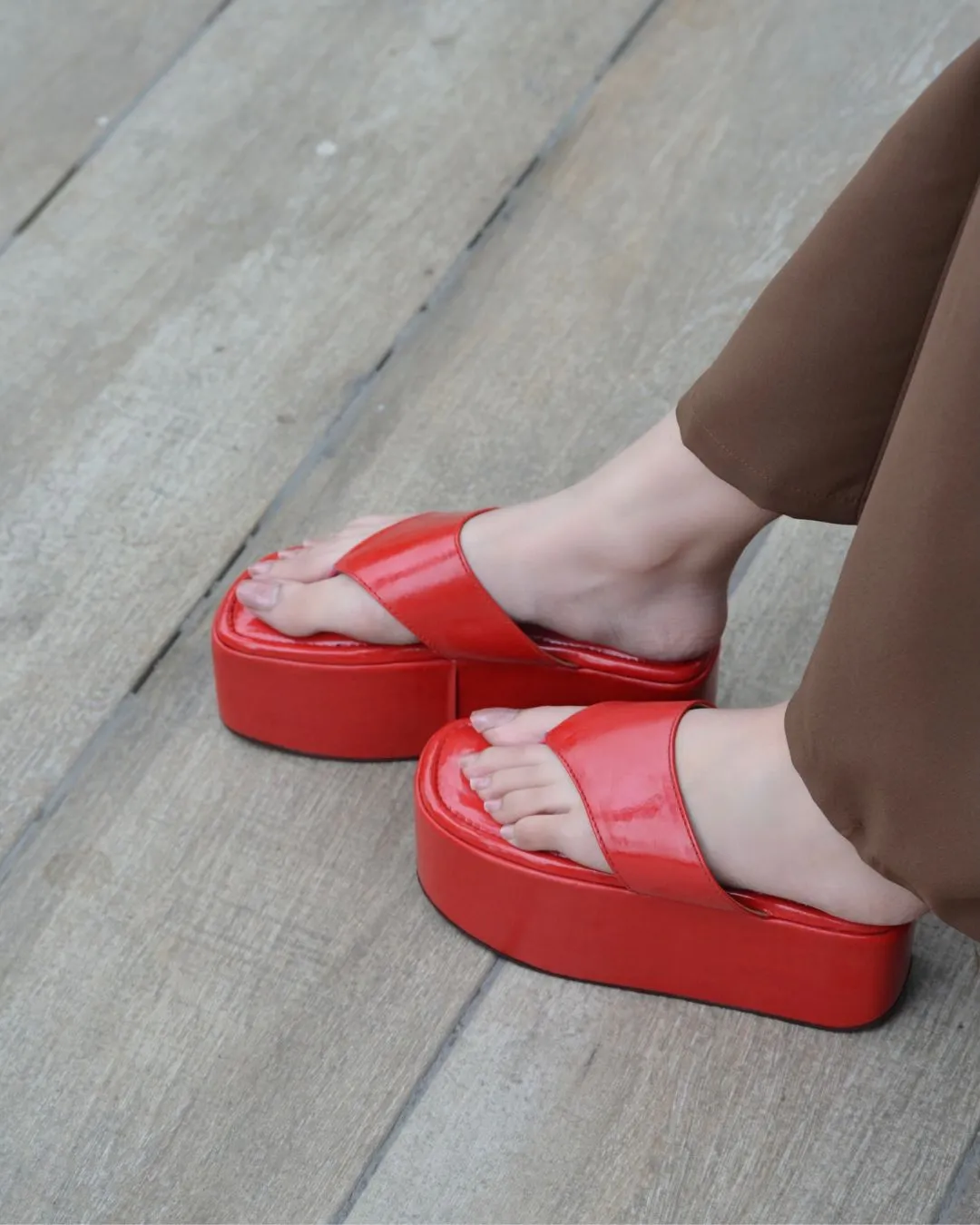 Y2K Platforms - Red